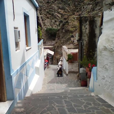 Apartamento Olympos Apt With Amazing Mountain View Exterior foto